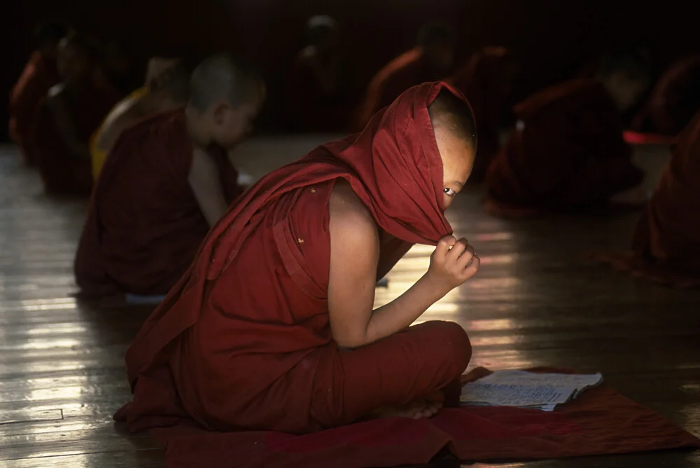 von Martin Seeliger - Portrait von einem mönch in Myanmar
