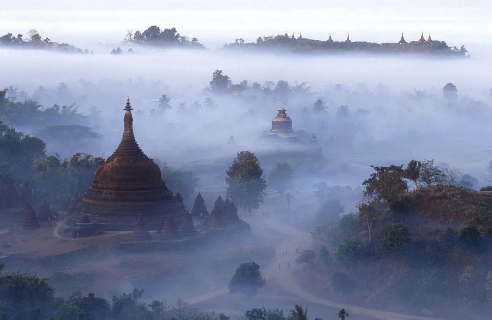 Ratanbon im Morgennebel – Martin Seeliger
