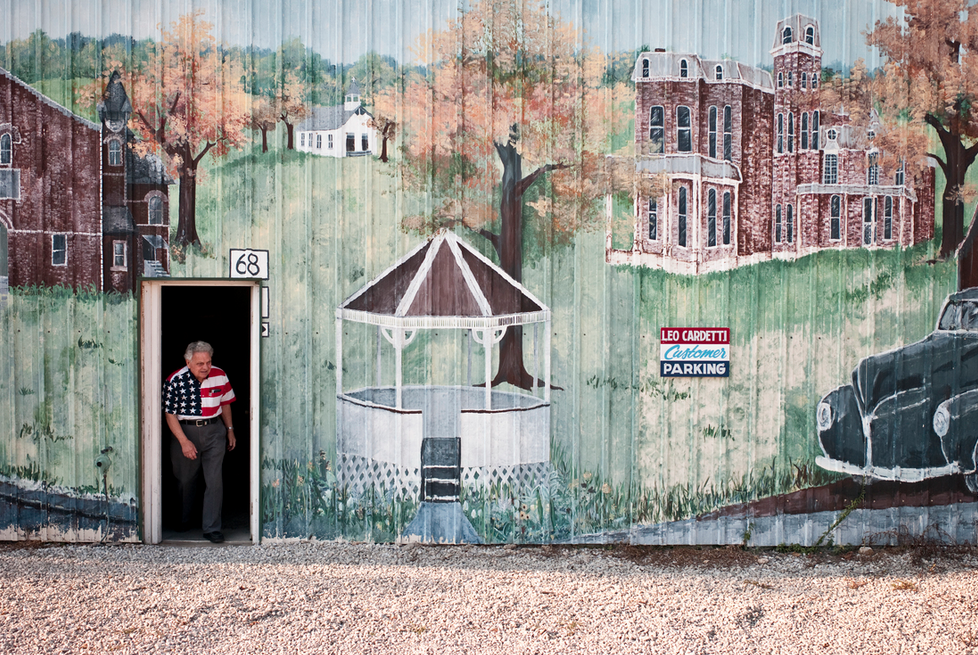Man and mural - fine art photography by Jakob Berr