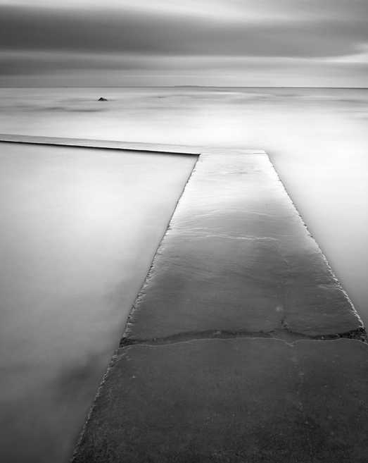 North Berwick Tidal Pool 5 - photographie d'art par Ronnie Baxter