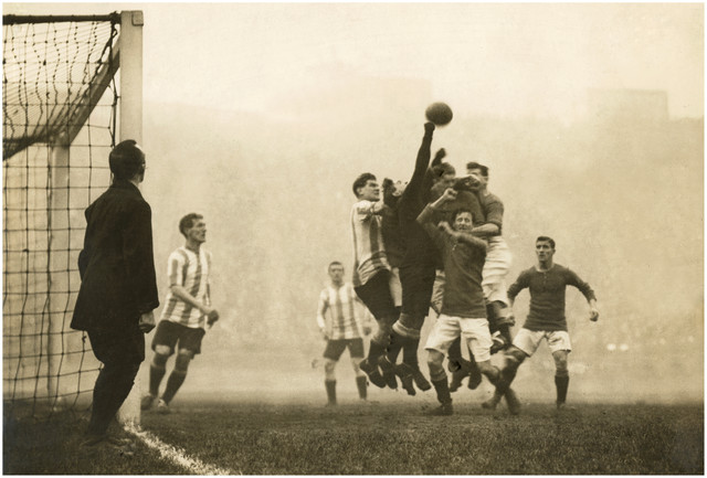 FUSSBALL 1914 von Süddeutsche Zeitung Photo