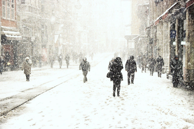 SNOW FLURRY, ISTANBUL door Sandra Fritz
