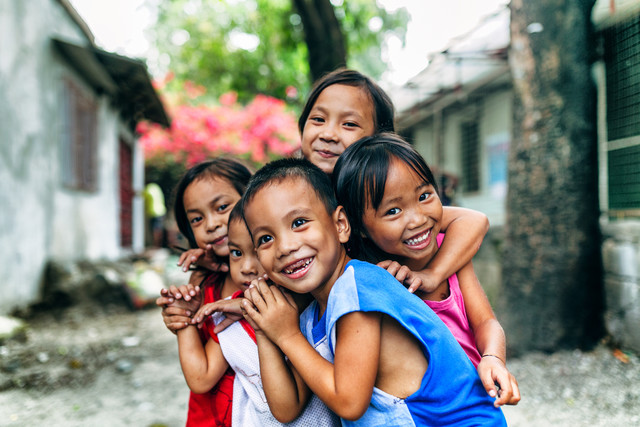 KIDS OF THE FILIPPIJNEN door Oliver Ostermeyer