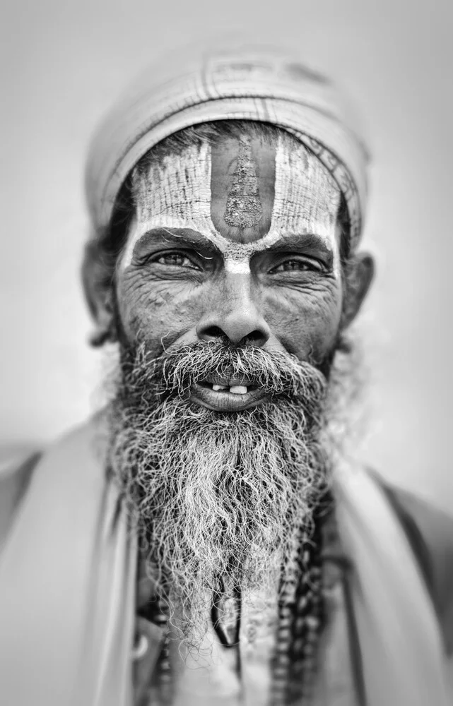 Schwarz-weiß Portrait eines Sadhu in Nepal von Victoria Knobloch